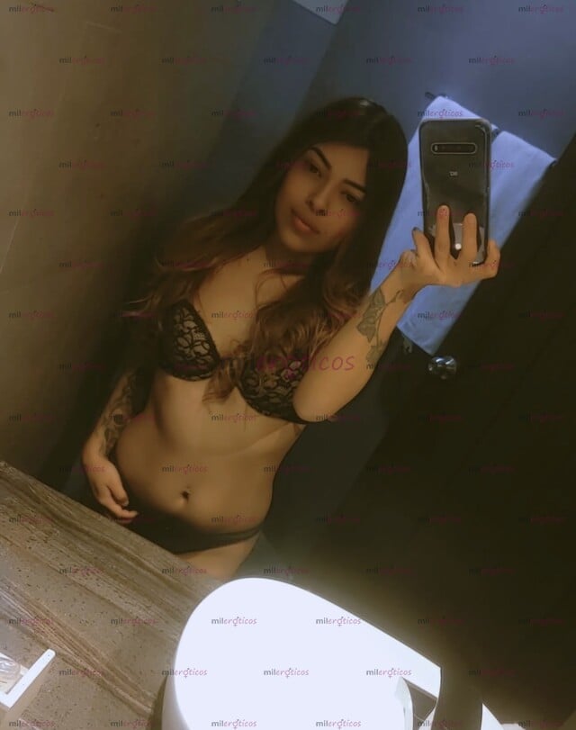 FOTOS DE HOLA SOY CRISTINA TENGO 18 AÑOS SOY UNA CHICA ATREVIDA CACHONDA ME ENCANTA COJER