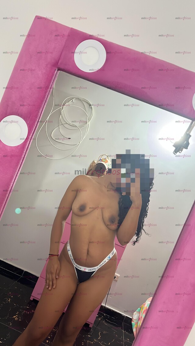 FOTOS DE MORENA RIKAA CON GANAS DE TI MI REY HERMOSO VEN Y LLÁMAME