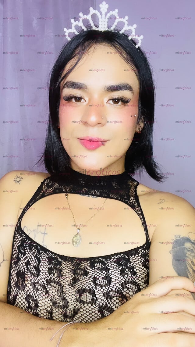 FOTOS DE HERMOSA NIÑA TRANS TRAVIESA Y TATUADA DISPUESTA A COMPLACERTE