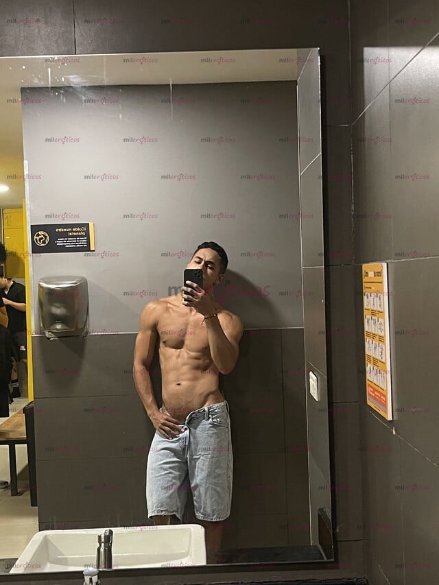 FOTOS DE POLLO VERSÁTIL, SERIO, LISTO PARA COMPLACERTE!