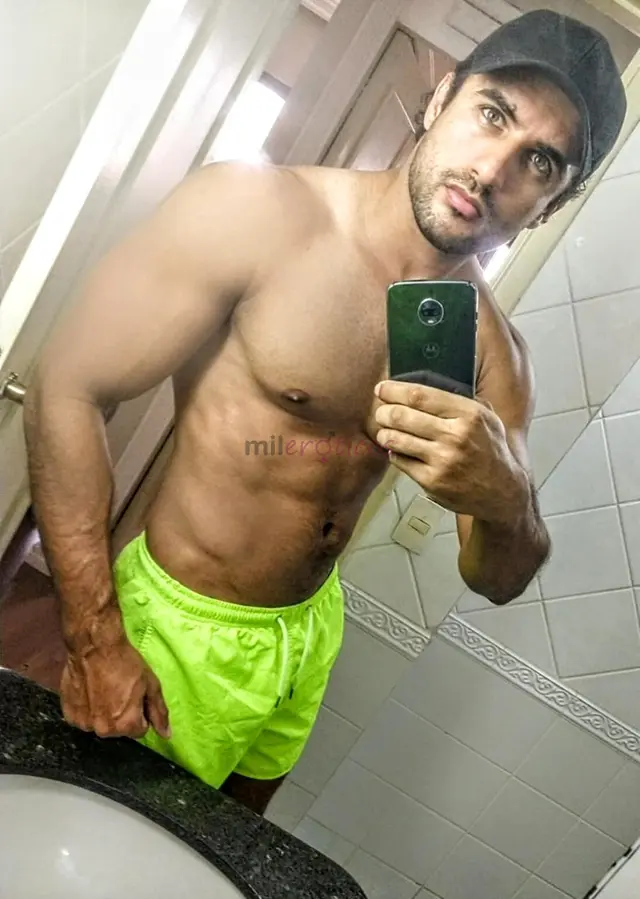 Ola e um prazer amp meu nome e alef sou um acompanhante de alto padrao recem chegado de israel com perfil sofisticado e voltado para pessoas de bom go...