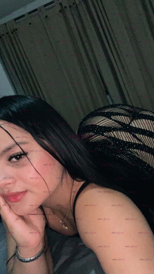 FOTOS DE UNA MORENA DE CURVAS TE GUSTARA INTERACTUAR CONMIGO BEBE