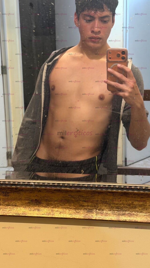 FOTOS DE CHICO UNIVERSITARIO GAY 22 AÑOS, SUMISO, DISCRETO Y MUY CALIENTE