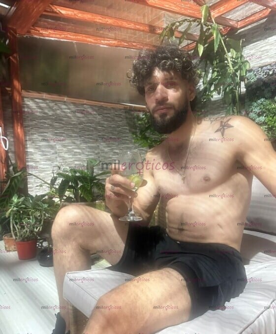 FOTOS DE VENEZOLANO HETERO Y VERGÓN NUEVO EN MEDELLÍN.
