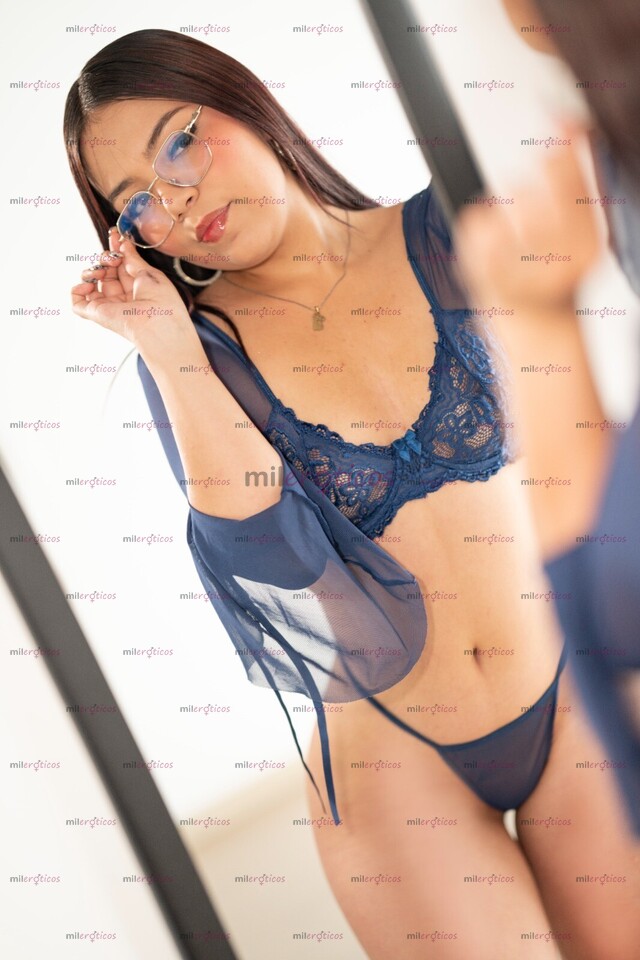 FOTOS DE HEIDY, 20 AÑOS, COLOMBIANA, OJOS CAFÉS, DELGADA CON CURVAS, COQUETA Y ENCANTADOR