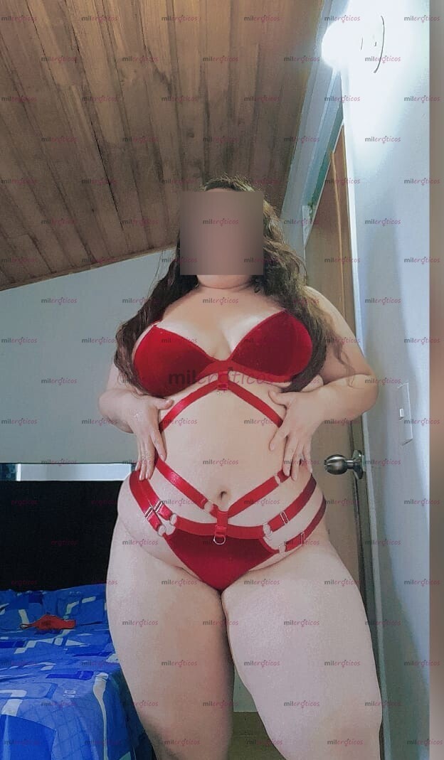 FOTOS DE DELICIOSA GORDITA DISPUESTA A SACAR ASTA LA ÚLTIMA GOTA DE LECHE
