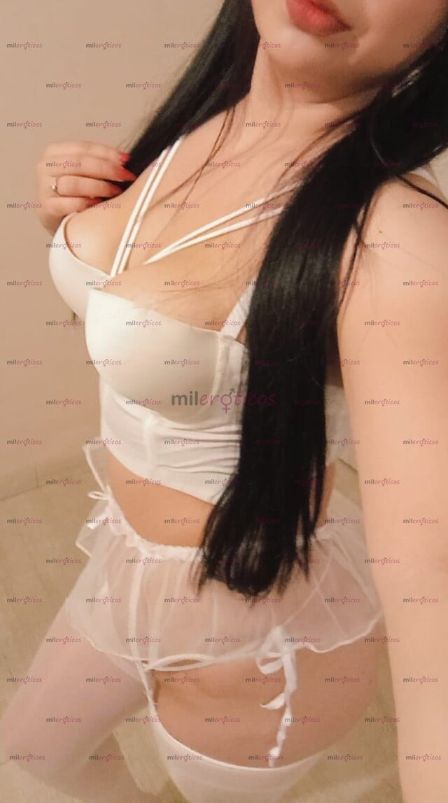 FOTOS DE SOY AMBER UNA NENA SUPER COGEDORA NALGONA Y TETONA , ME ENCANTA LA LECHITA
