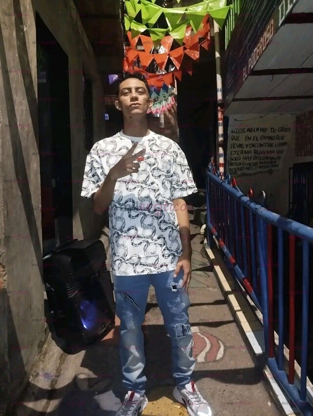 FOTOS DE MACHO SIN FILTRO..........VERGON, VELLUDITO , VERSATIL VERGON 19 CM