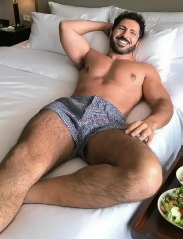 Curta temporada prazer gabriel tenho 27 anos 1 81 de altura 85 kg e um dote grosso de 22 cm sou um macho safado com gozo farto e sempre pronto para pr...