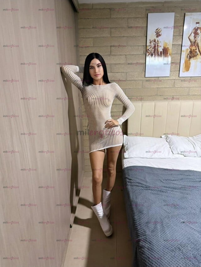 FOTOS DE INCREIBLE LOLIT DE CARITA PRECIOSA, CURVAS DE MODELO Y UN LINDO TRATO DE NOVIOS