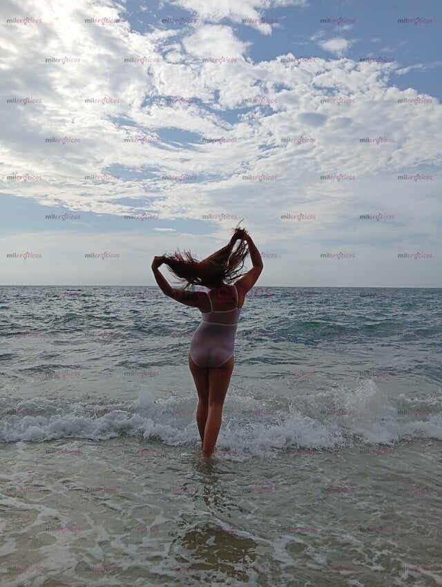 FOTOS DE HERMOSA MORENA CALIENTE CUMPLIENDO FANTASÍAS Y FETICHES