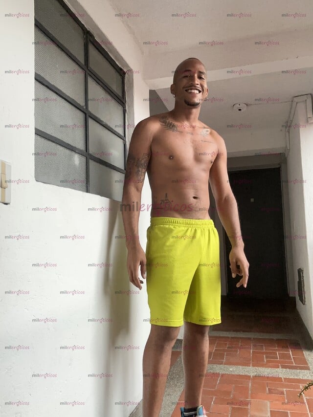 FOTOS DE NEGRO, 1,82, MACHO, COSTEÑO, 23 CM, SCORT ACTIVO 100% DISPONIBLE AHORA