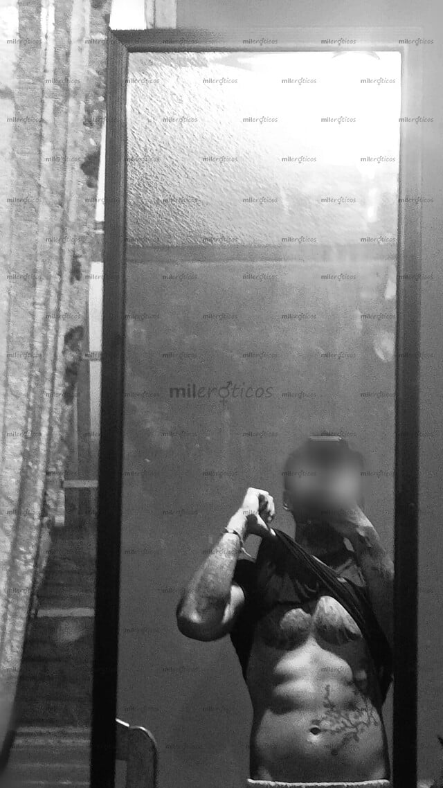 FOTOS DE SEXOSERVIDOR CHAKAL PARA HOMBRES, MUJERES Y TRANS TATUADO Y MAMADO