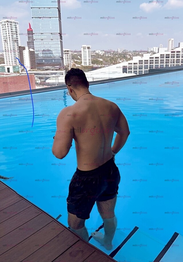 FOTOS DE DIEGO MASAJISTA FITNESS ATRACTIVO, MUJERES HOMBRES PAREJAS TRIOS