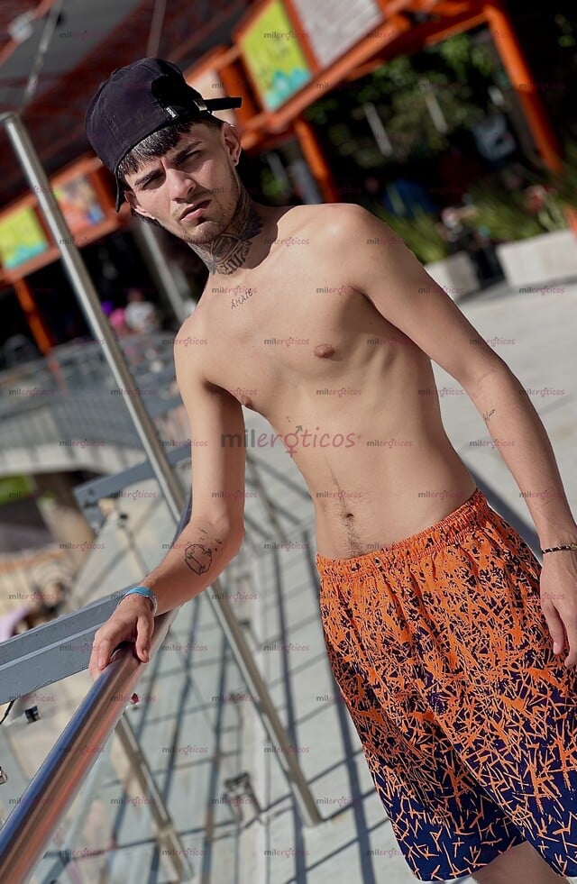 FOTOS DE JOVEN SERIO VERS PASIVO. TENGO SITIO, PINTA Y ARRECHO
