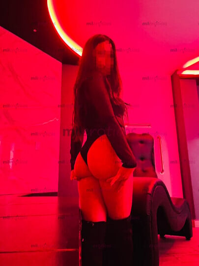 FOTOS DE NUEVA EN EL AMBIENTE, PERO EXPERTA EN COGER 18 AÑITOS CERRADITA Y MOJADITA