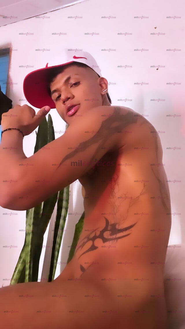 FOTOS DE JOVEN PINTA MASCULINO CON BUEN CUERPO ATLÉTICO VERSÁTIL PASIVO TRAGÓN