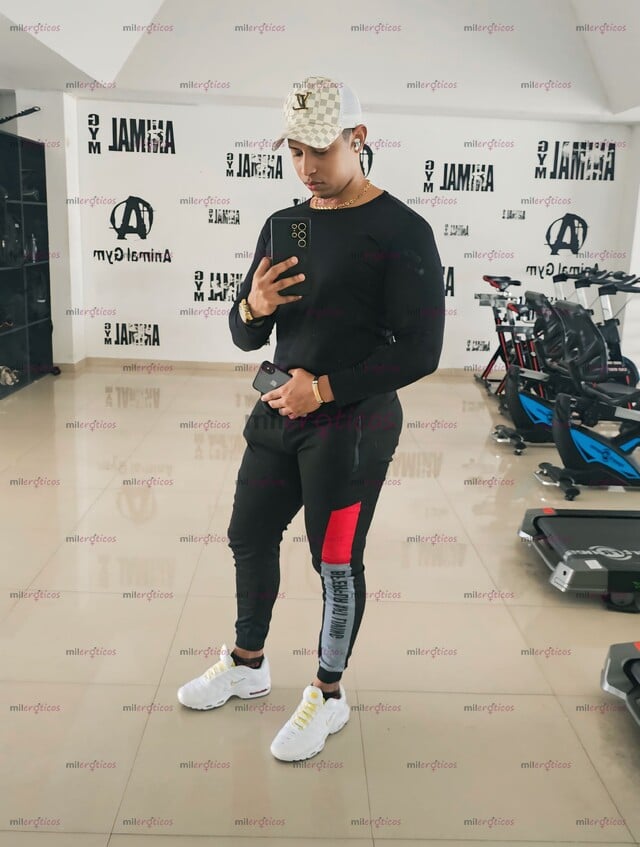 FOTOS DE MASAJISTA Y SCORT VIP, CON SITIO, VARONIL, CON 20 CM LECHERO.