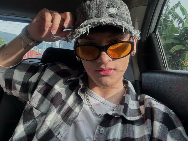 FOTOS DE JOVEN PAISA , CON BUENA VERGA Y CULO PA COMPLACERTE DISP