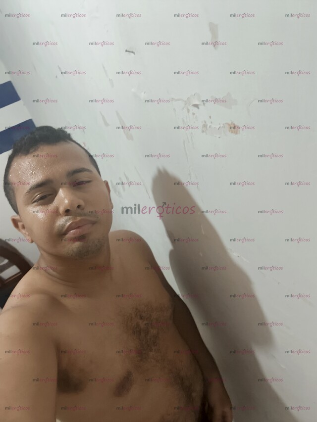 FOTOS DE JOVEN MORENO DISPUESTO PARA COMPLACERTE EN TODO MOMENTO