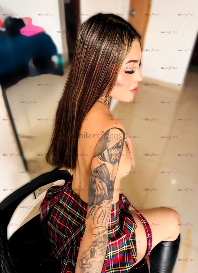 FOTOS DE SOY UNA HERMOSA RUBIA DE OJOS CLAROS TENGO 20 AÑOS Y SOY MUY COMPLACIENTE