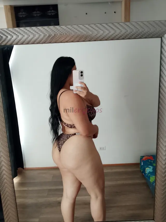 Mi amor soy una puta muy rica con arta experiencia apretadita y complaciente tengo un rico trasero y vagina mojadita quiero darte un sexo rico y duro...