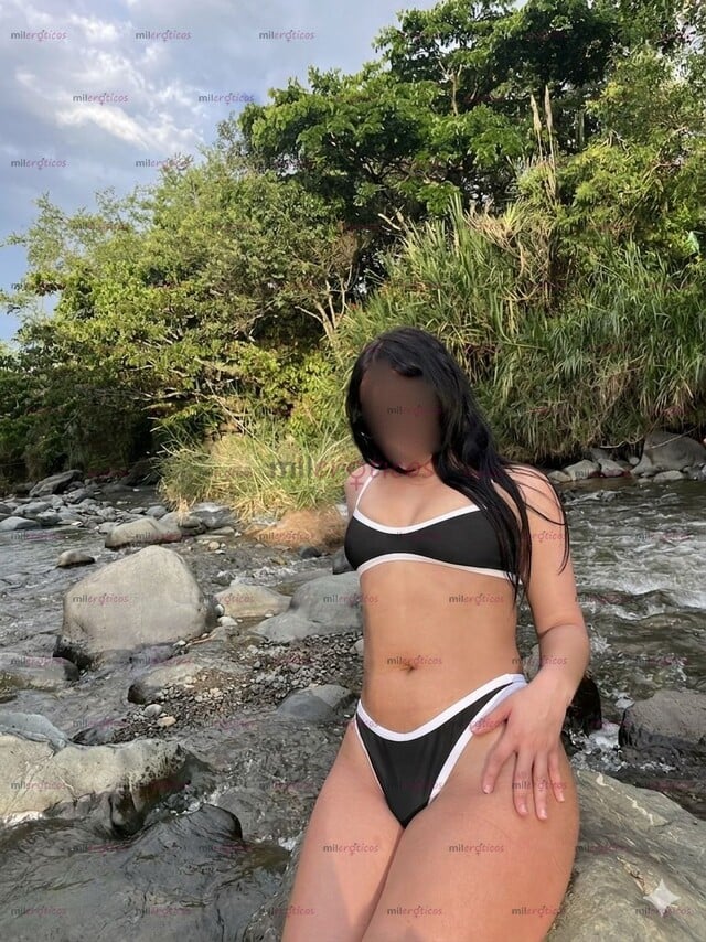 FOTOS DE HERMOSA MUJER DELGADA Y FEMENINA DISPONIBLE PARA TI