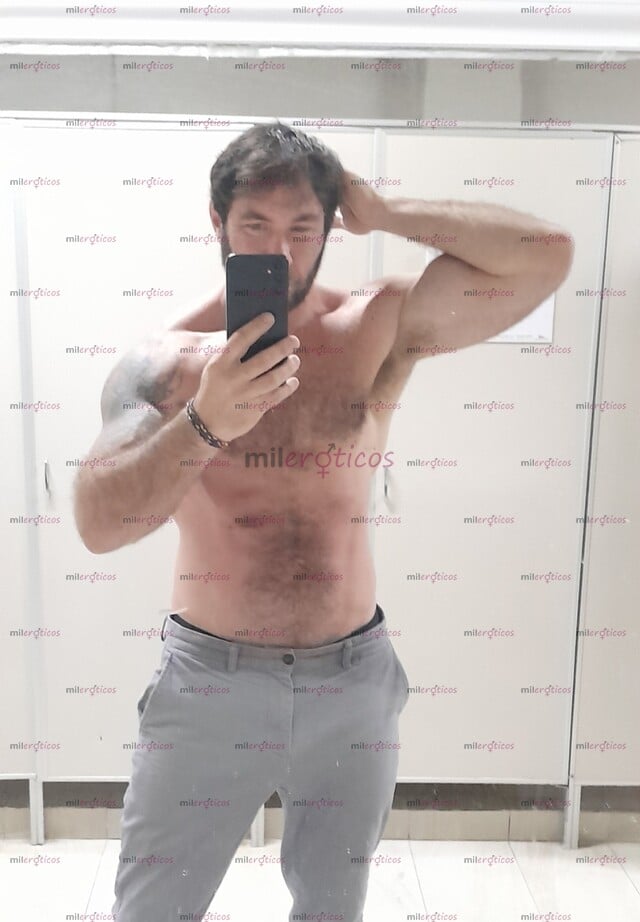 FOTOS DE ACOMPAÑANTE MASCULINO 1.95M 100KG MUSCULOSO Y SUPER DOTADO ACTIVO