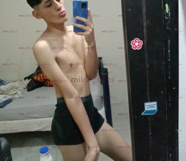 FOTOS DE DELGADO, CALIENTE PROMISCUO, Y ARDIENTE EN LA CAMA