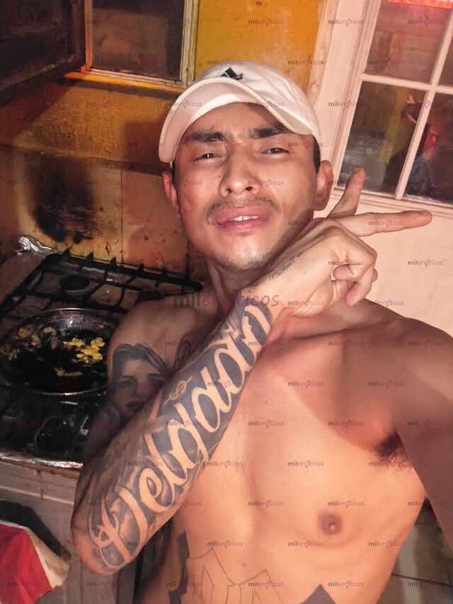 FOTOS DE CHAKAL VERGÓN LISTO PARA COMPLACERTE 100%HETERO