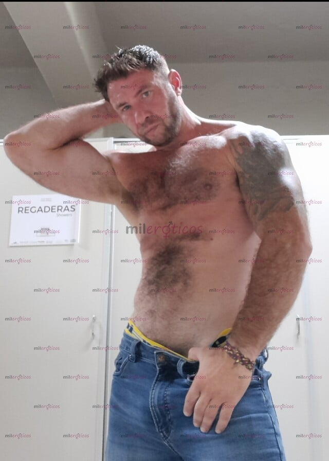 FOTOS DE 1.95M 100KG MUSCULOSO Y SUPER DOTADO ACTIVO 24X7 REALES