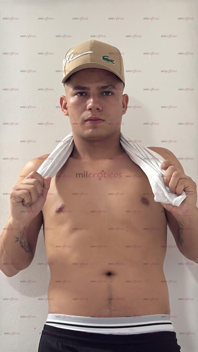 FOTOS DE JOVEN, BISEXUAL MENTE ABIERTA SIN LÍMITES CON SITIÓ PRIVADO DISPONIBLE