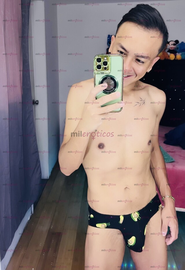 FOTOS DE SEBASTIAN DANIEL TWINK PASIVO CACHONDO Y COMPLACIENTE CON GANAS DE QUE ME USES