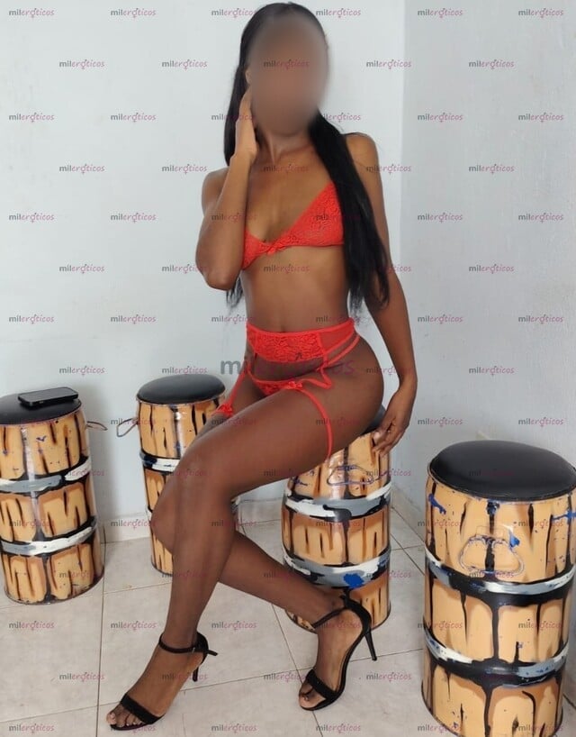 FOTOS DE TATIANA UNA LINDA CHICA MORENA QUE LLEGÓ A BOSA A DAR SEXO SIN AFAN