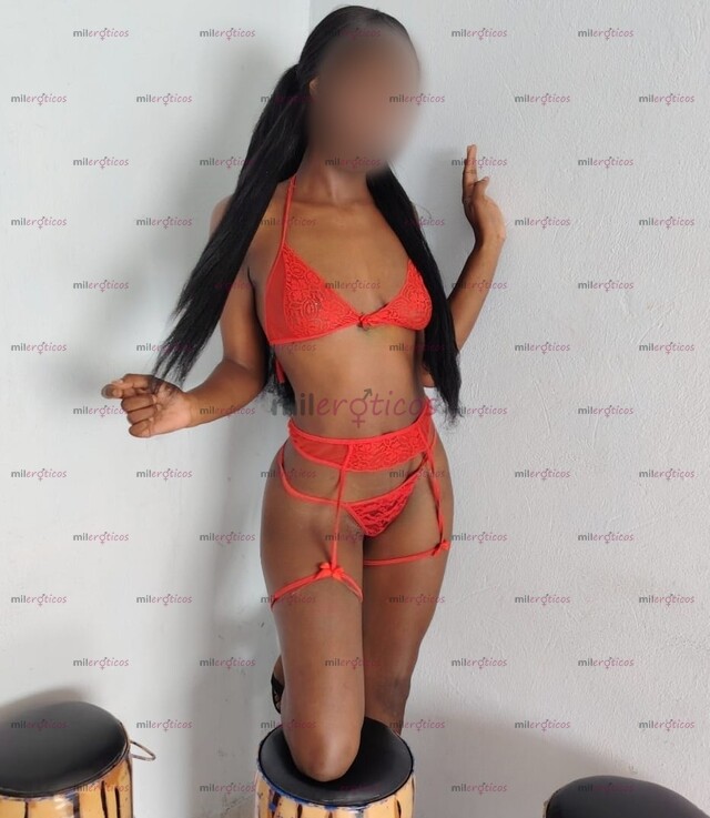 FOTOS DE TATIANA UNA LINDA CHICA MORENA QUE LLEGÓ A BOSA A DAR SEXO SIN AFAN