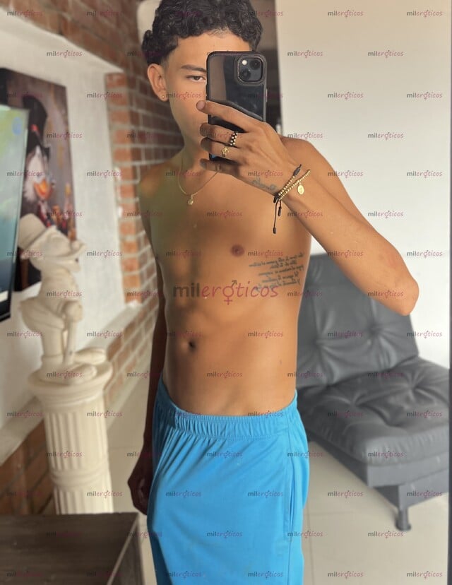 FOTOS DE FLACO VERGON RELAJADO Y DISPUESTO A COMPLACERTE