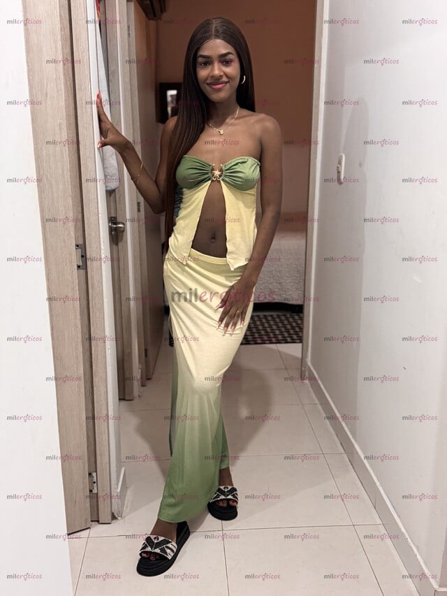 FOTOS DE MORENITA DIVERTIDA ALEGRE SUMISA PERVERSA