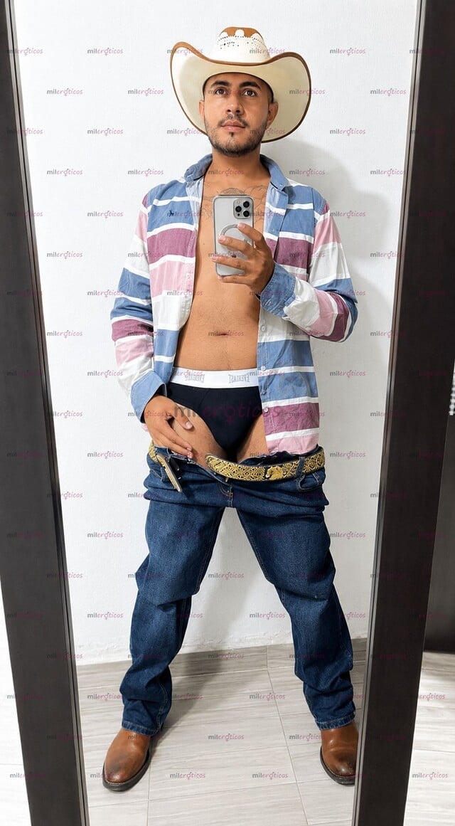 FOTOS DE EXPERTO EN BATOS CASADOS Y HETEROS CURIOSOS, DISFRUTA DE MIS BESOS Y MIS NALGAS.