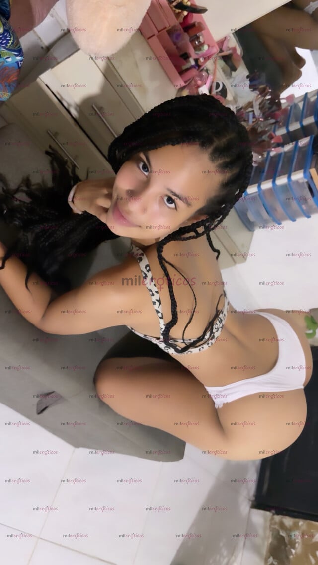 FOTOS DE DELICIOSA, CHICA PAISA, DE 18 AÑITOS. VEN LLÁMAME DE CASA ROSADA.