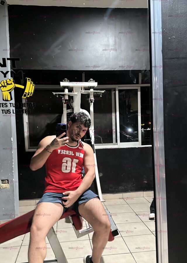 FOTOS DE HOLA, MI NOMBRE ES JOSEPH, TENGO 24 AÑOS DE EDAD CON CUERPO DE GYM BARBÓN GUAPO