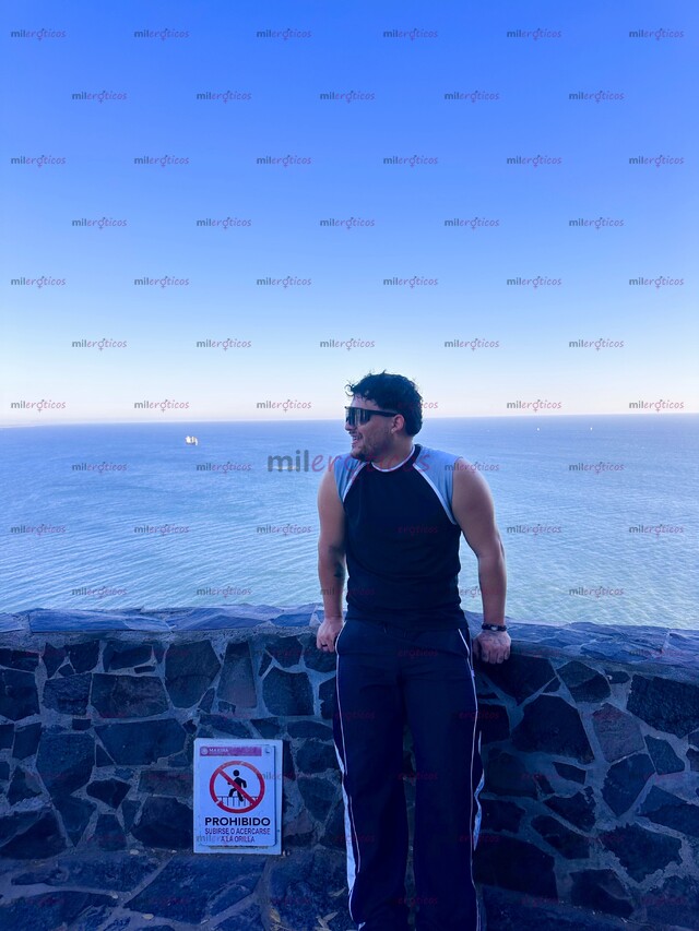 FOTOS DE HOLA, MI NOMBRE ES JOSEPH, TENGO 24 AÑOS DE EDAD CON CUERPO DE GYM BARBÓN GUAPO
