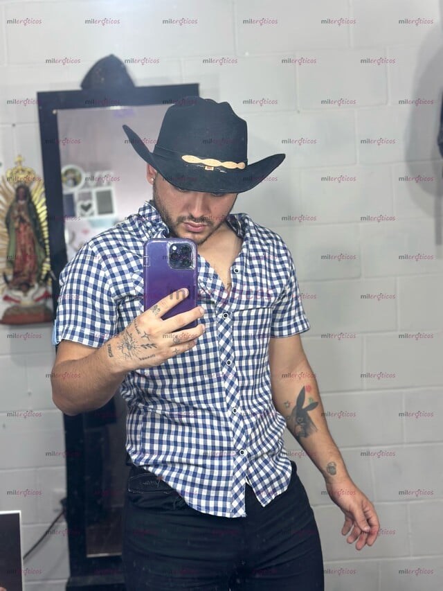 FOTOS DE HOLA, MI NOMBRE ES JOSEPH, TENGO 24 AÑOS DE EDAD CON CUERPO DE GYM BARBÓN GUAPO