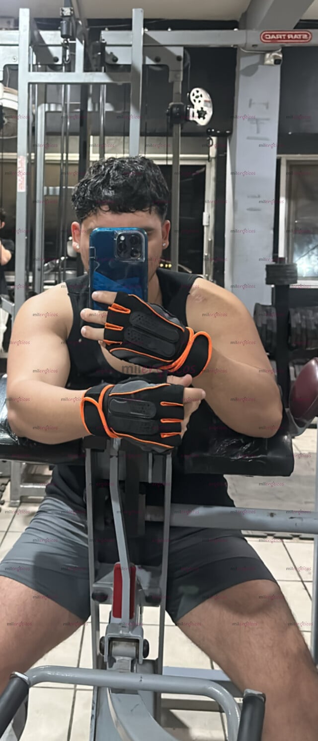 FOTOS DE HOLA, MI NOMBRE ES JOSEPH, TENGO 24 AÑOS DE EDAD CON CUERPO DE GYM BARBÓN GUAPO