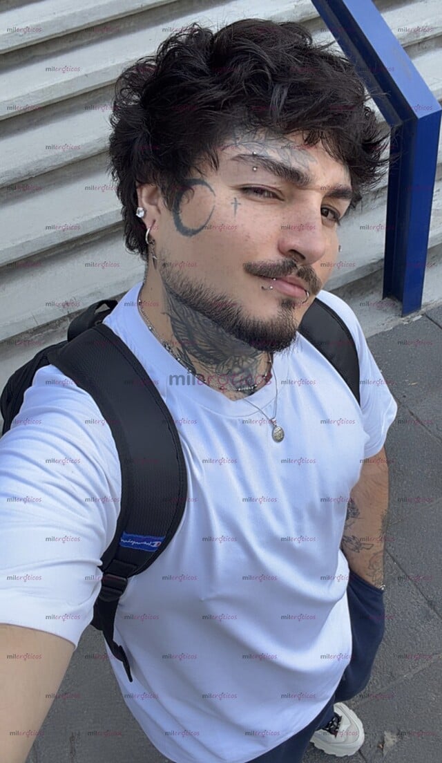 FOTOS DE LEO, CHICO PASIVO, VELLUDO Y TATUADO DE 28 AÑOS.