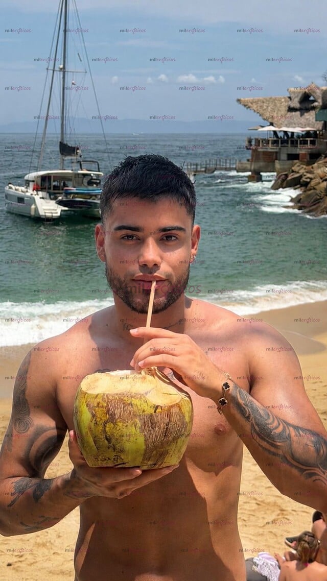 FOTOS DE COLOMBIANO ACTIVO DOMINANTE CON VERGA XL LLENA DE LECHE PARA TI