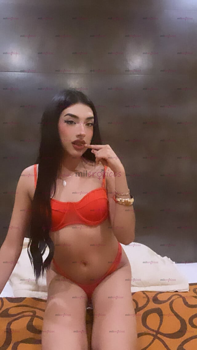FOTOS DE POSEEDORA DE UNOS LABIOS CARNOSOS Y UN CUERPO EXQUISITO