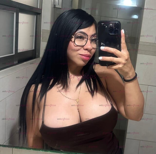 FOTOS DE ACUERPADITA CON UNAS TETAS PARADITAS SENSUAL Y SEXI