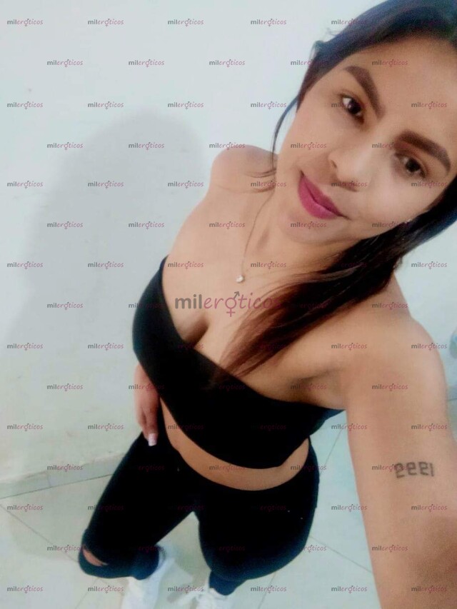 FOTOS DE UNA MORENA ADICTA A TUS BESOS FULL COMPLACIENTE ESPERO POR TI.