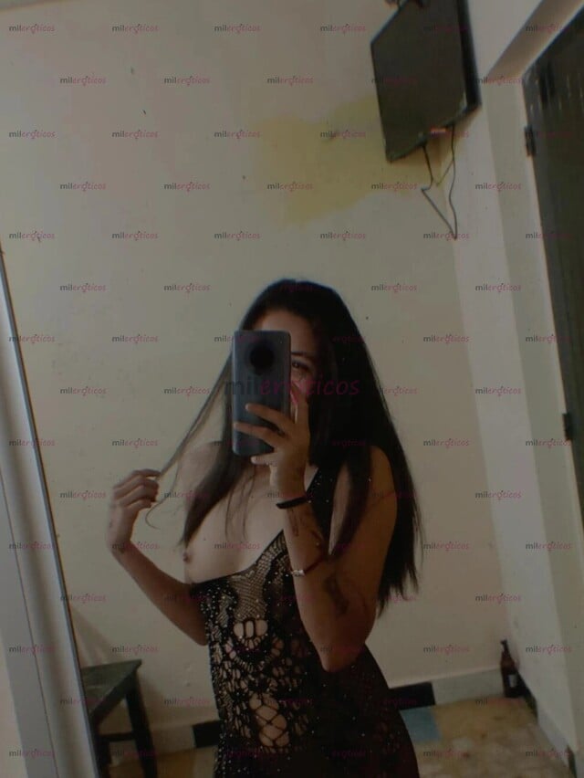 FOTOS DE JOVENCITA GUERITA DE 20 AÑOS COMPLACIENTE CON UNA CARITA MUY SEDUCTORA...!!