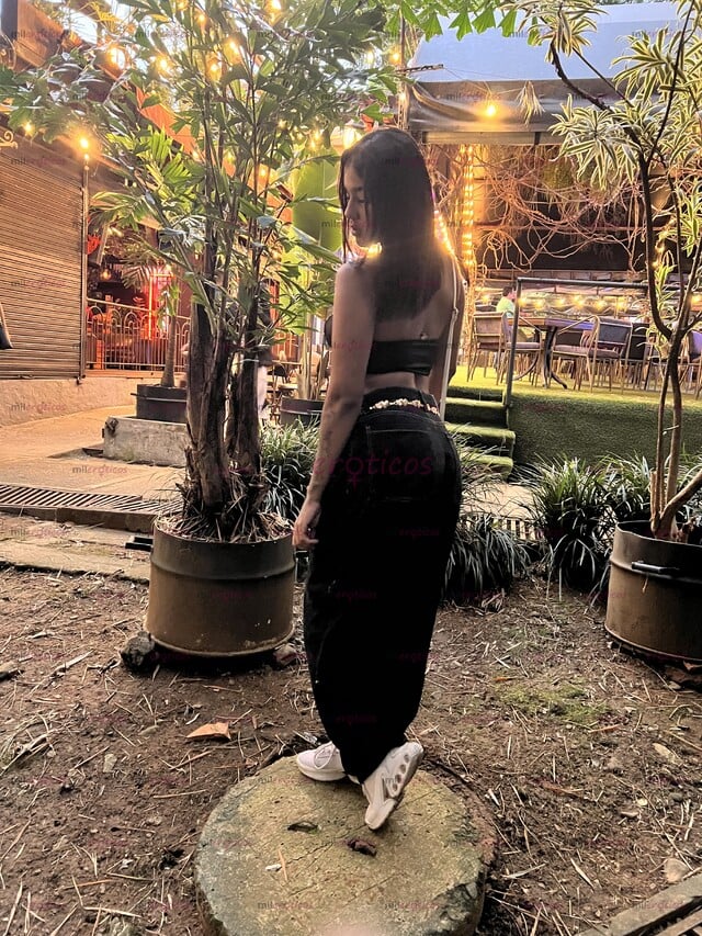 FOTOS DE HERMOSA MORENA DE GRAN CUERPO RICO TRATO DE NOVIOS CARICIAS Y RICO 69